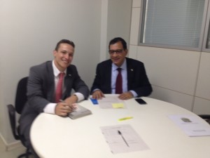 Prefeito Jabes Ribeiro em reunião com o  coordenador Nacional da Defesa Civil, Wesley Felinto, em Brasília.