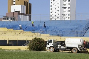Melhorias estão sendo feitas no ambito da operação Ilhéus em Ação no Esporte para preparar o estadio. foto Alfredo Filho Secom Ilheus (4)