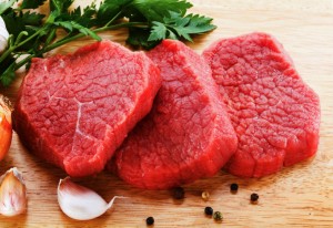 alimento-rico-em-proteina-carne-vermelha-think139736560