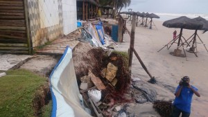 Maré prejudica cabanas de praia na orla sul - Secom (1)