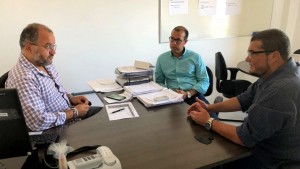Participaram do encontro, o diretor estadual de Operações e Espaços Esportivos, Marcos Andrade, o secretário municipal de Infraestrutura, Transporte e Trânsito da Prefeitura de Ilhéus, Her