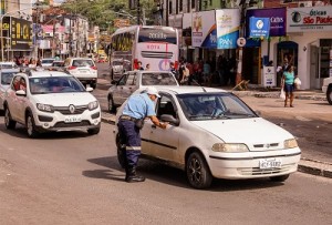 Ação Sutrans com Carro Lotação. Foto - Rodrigo Macedo