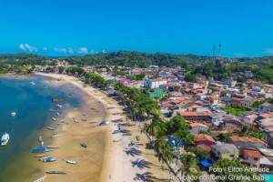 Vista-aérea-da-cidade-de-Itacaré-500x333