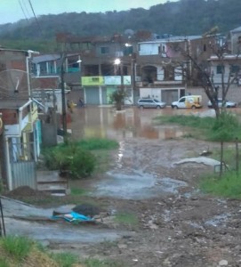 Rua da Paz, atrás da Rua do Cano, próximo ao Parque Infantil. 