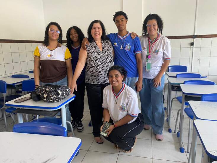 Dia do Professor: após mais de duas décadas, entusiasmo com o ofício é o mesmo para a docente Jancy Nery, de Ilhéus