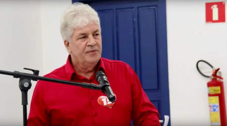 Bêda comparece a debate e mostra compromisso com o povo de Ubaitaba, Gracinha Viana foge