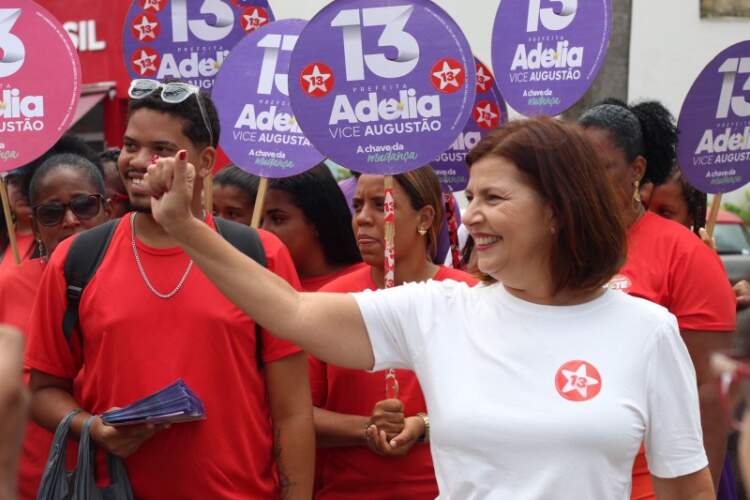 Justiça determina que Valderico pare de usar sua rádio para cometer abuso de poder contra Adélia em Ilhéus