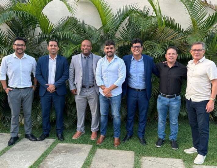 Valderico Junior recebe representantes da Caixa Econômica Federal