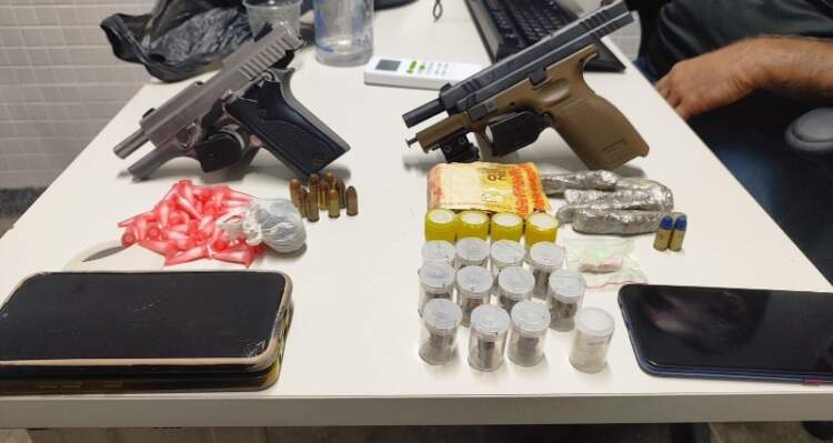 Polícia Militar da Bahia e FICCO Ilhéus apreendem armas e drogas durante operação em Ilhéus