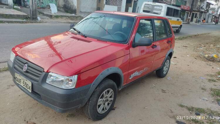 Carro é furtado no bairro São Francisco; fato ocorreu na madrugada desta sexta-feira (11)