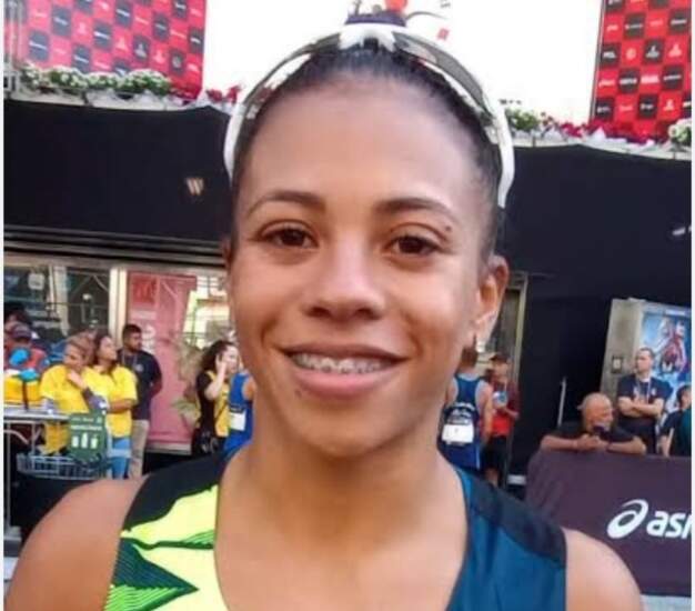 Ex-aluna da rede estadual baiana conquista pódio na Corrida de São Silvestre