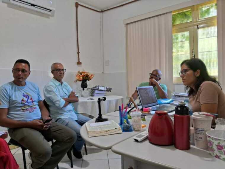 APPI negocia direitos da categoria com gestores da educação em Ilhéus