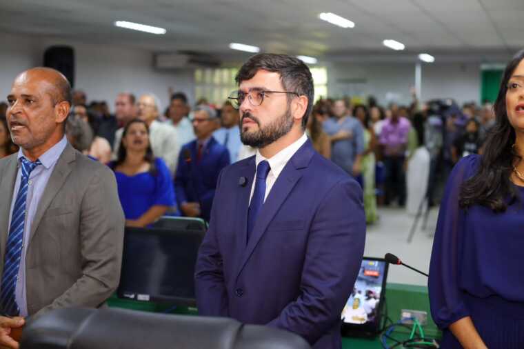 Valderico Junior prestigia sessão de abertura da Câmara de Vereadores de Ilhéus