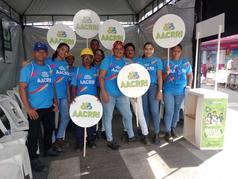 Central do Catador coleta 1,7 tonelada de material reciclável na Lavagem do Beco do Fuxico