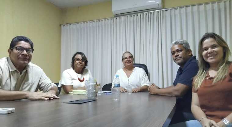 Sindicato se reúne com a prefeita Magnólia Barreto para discutir permanência do Bradesco em Uruçuca