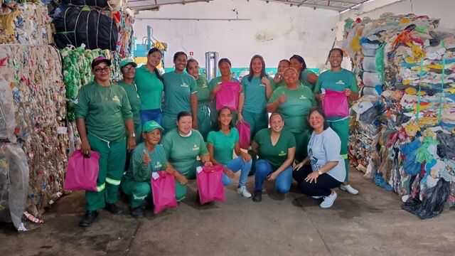 AACRRI homenageia catadoras de recicláveis no Dia das Mães