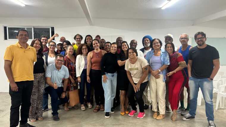 Candidata à presidência do PT de Ilhéus, jornalista Camile Maltez se reúne com lideranças do partido