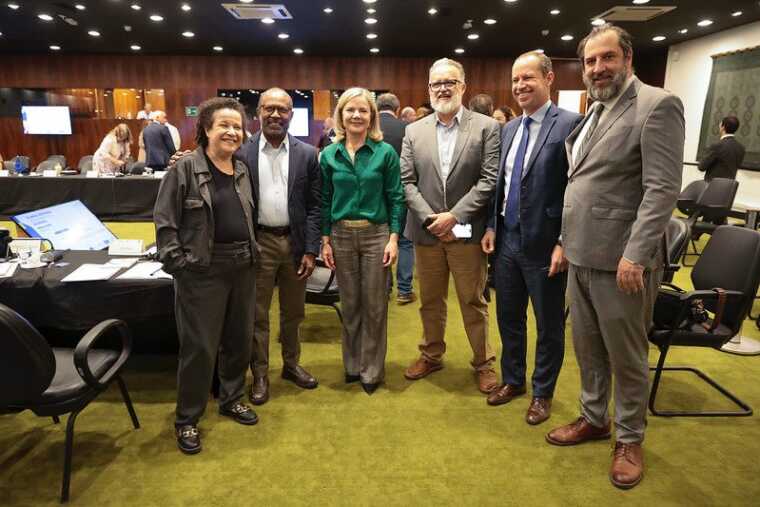Bebeto Galvão participa da IX Mesa Redonda Brasil – União Europeia 
