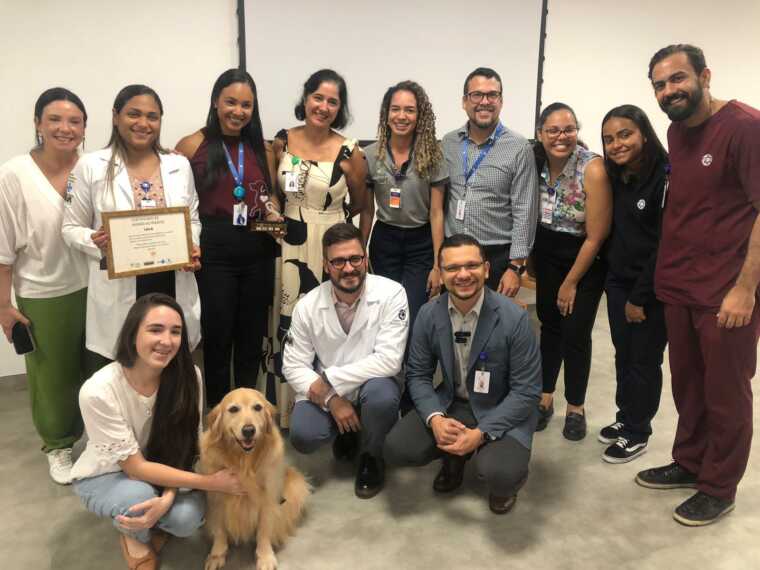 “Cão terapeuta” Lola completa um ano de atuação no Hospital Ortopédico do Estado da Bahia