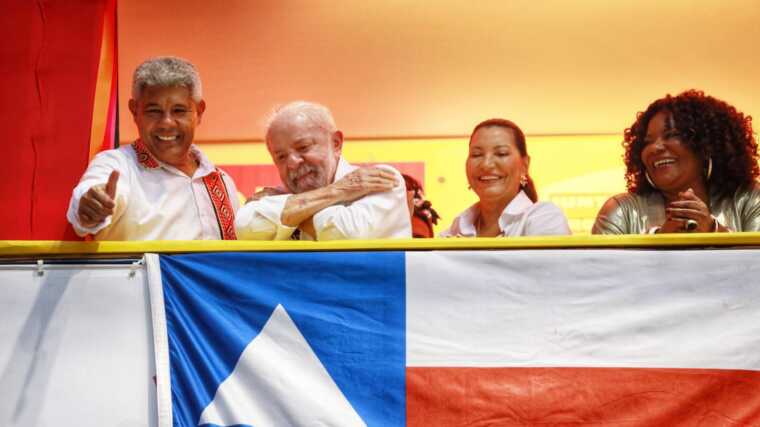 Ao lado do presidente Lula, governador Jerônimo acompanhou atrações do Carnaval no Campo Grande
