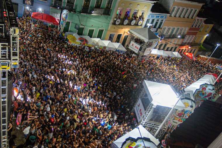 Carnaval do Pelô reúne mais de 600 mil pessoas no Centro Histórico durante o Carnaval