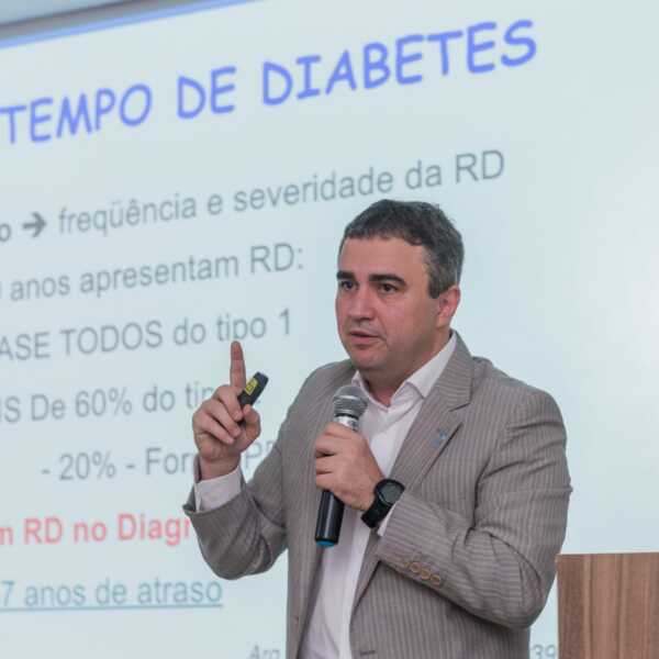 Abril Marrom reforça prevenção contra a cegueira