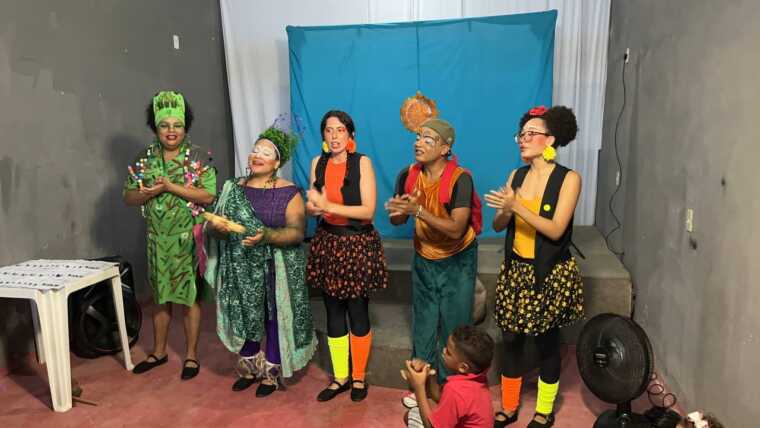 Espetáculo “Caminhando Vai” realiza apresentações em escolas indígenas de Ilhéus nesta quarta-feira (13)