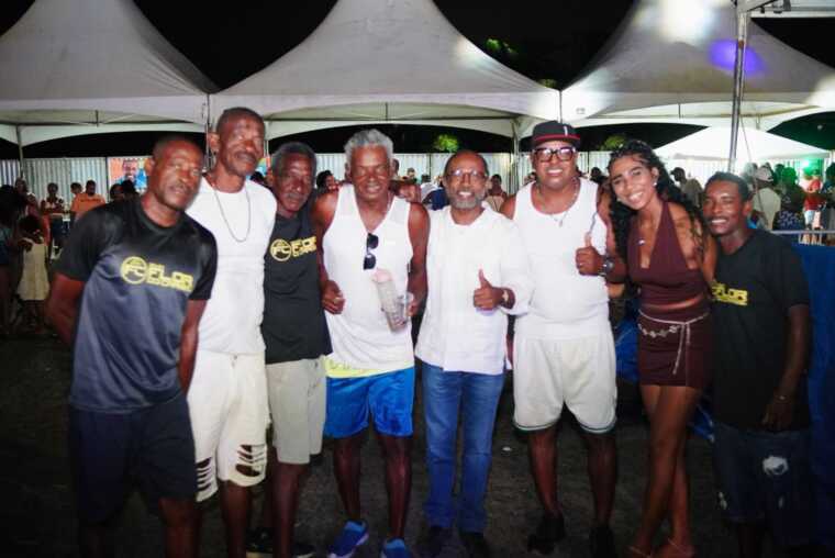 Na festa do trabalhador, Bebeto Galvão defende fim da escala 6×1 e piso nacional para servidores de Ilhéus