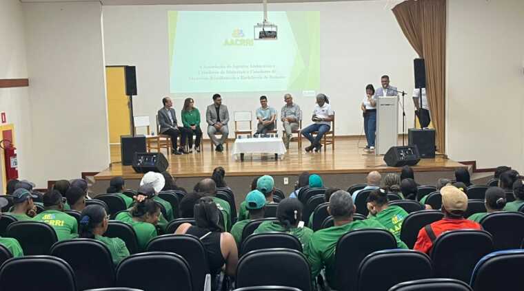 Roda de conversa no SEST SENAT faz homenagem a AACRRI no Dia Nacional do Catador