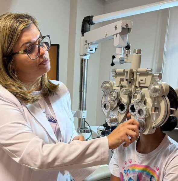 Junho Violeta: Hospital Beira Rio e Prefeitura de Itabuna promovem ação de prevenção do ceratocone