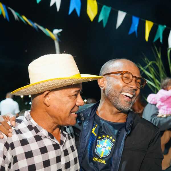 Bebeto Galvão participa dos festejos juninos no interior da Bahia