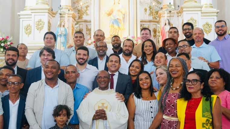 Bebeto Galvão destaca potencial turístico e econômico de Camamu durante festividades do aniversário da cidade
