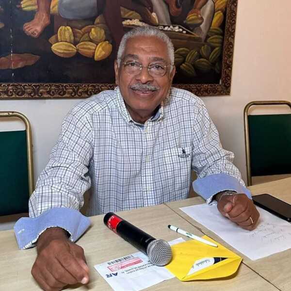Adélia Pinheiro lamenta o falecimento do professor Josevandro Nascimento