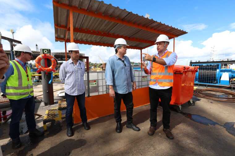 Montagem de equipamentos para construção da Ponte Salvador-Itaparica avança em estaleiro baiano