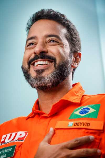 PT-BA homologa candidaturas e oficializa nome de Deyvid Bacelar à Câmara Federal