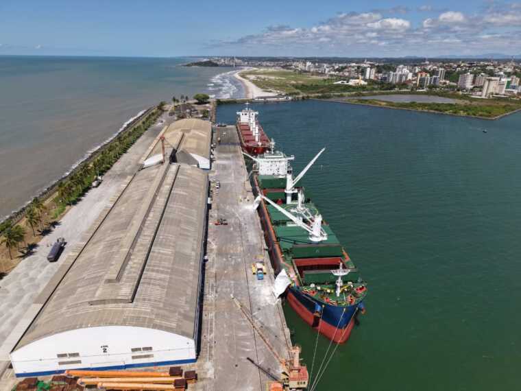 Porto de Ilhéus conclui operação simultânea de cargas e amplia perspectivas de movimentação