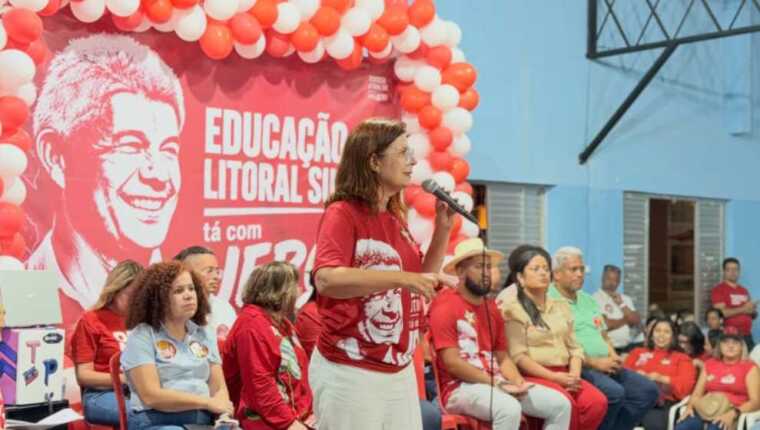 Adélia: eleições opõem projetos políticos muito diferentes para o país e para a Bahia