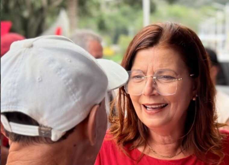 Adélia defende universalização do ensino em tempo integral e do acesso às creches