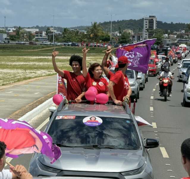 Com Adélia, carreata do time Lula reúne mais de 800 carros em Ilhéus